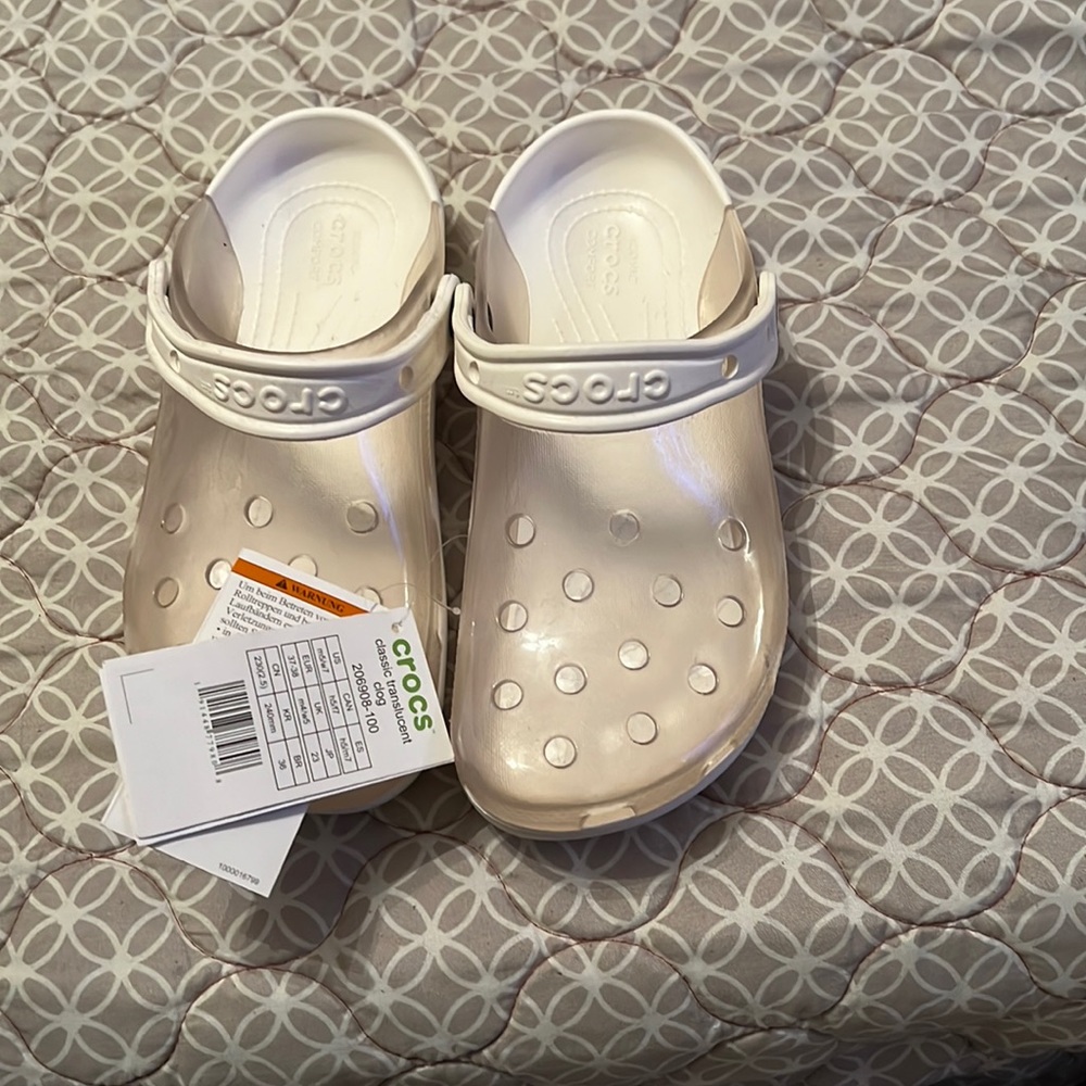 🥰🥰BRAND NEW TRANSLUCENT CROCS